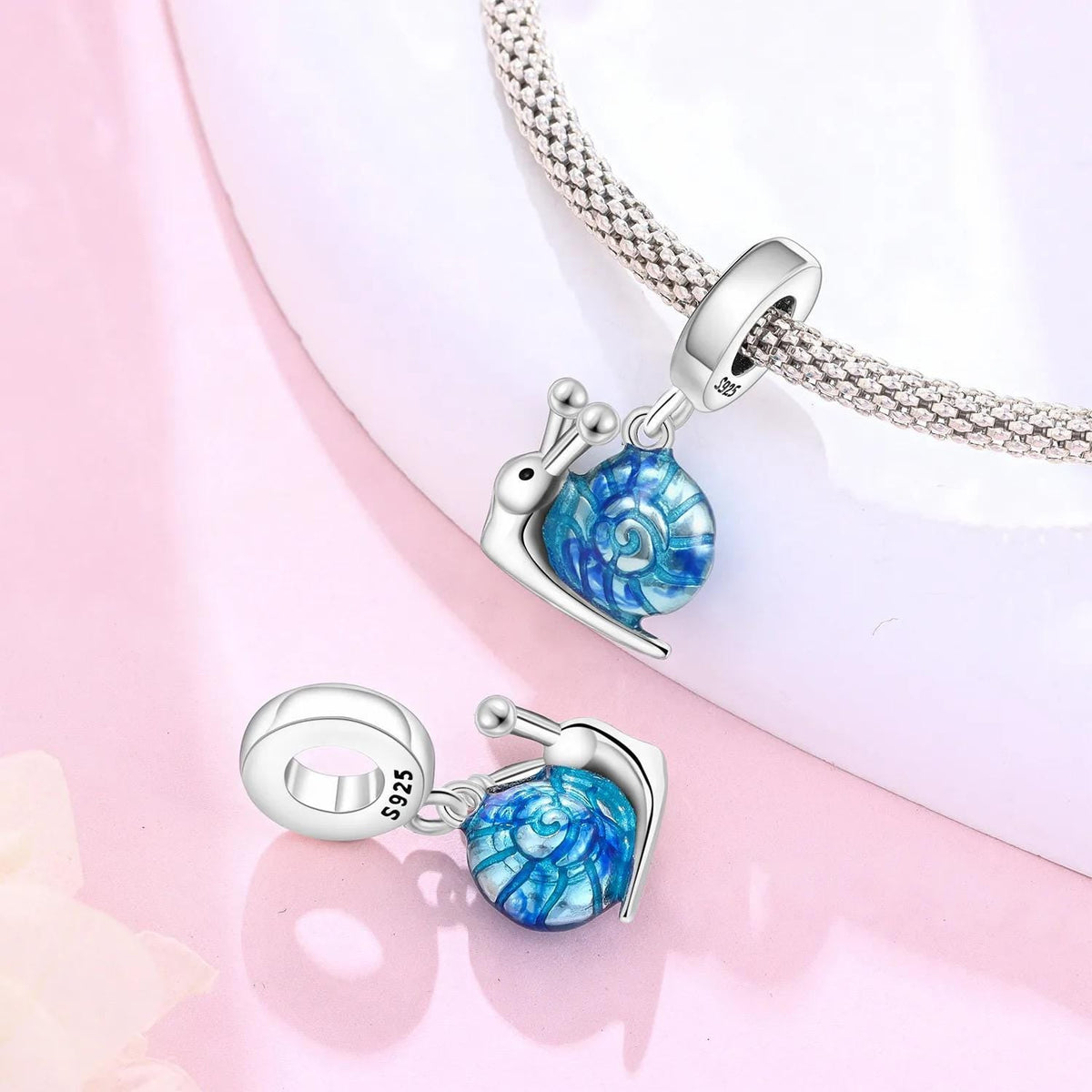 Snail charm detail view