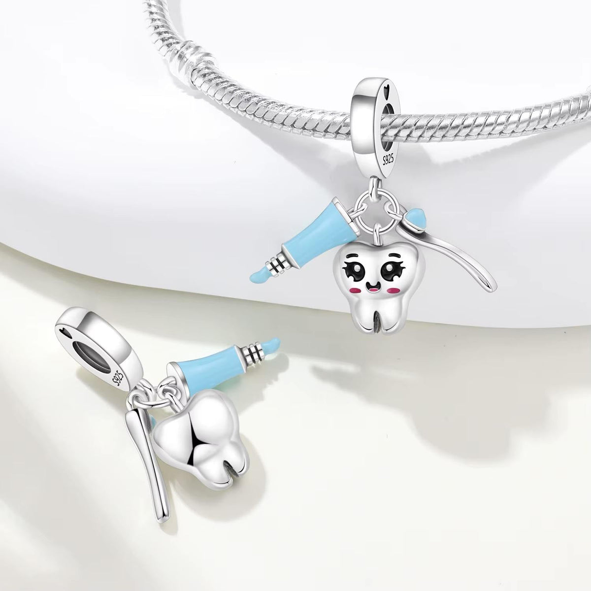 Tooth charm detail view