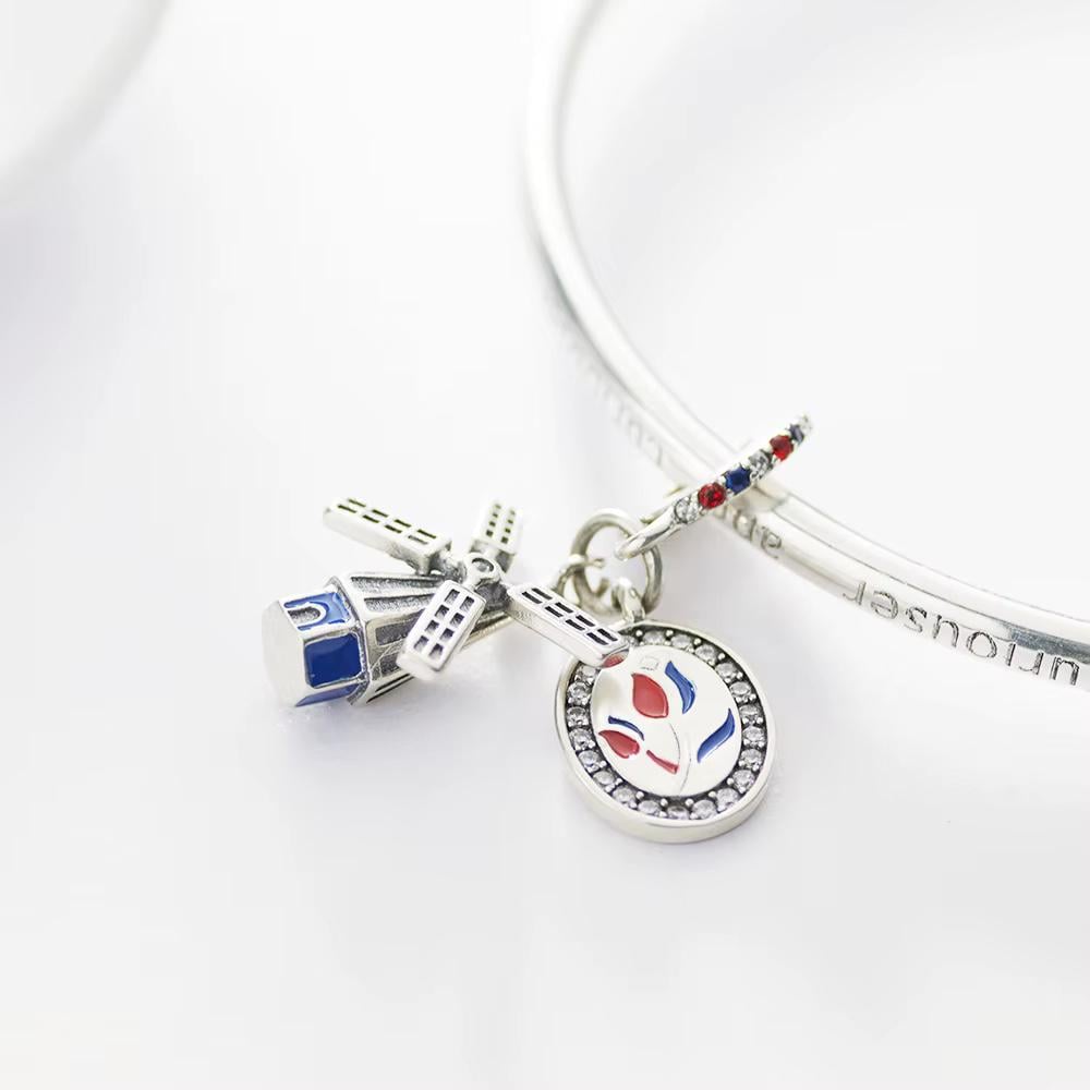 Windmill Tulip charm detail view