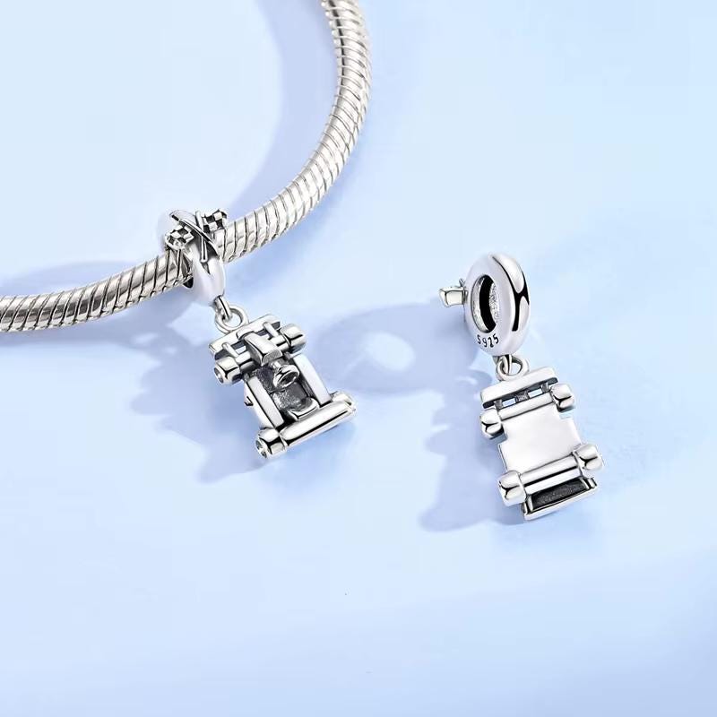 F1 charm detail view