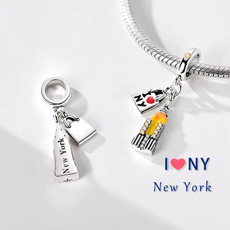 New York charm detail view
