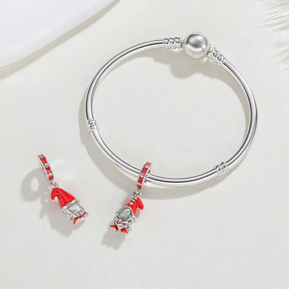 Love Gnome charm detail view