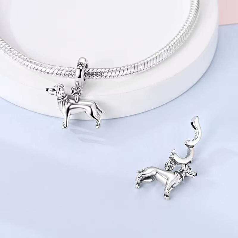 Golden Retriever charm detail view