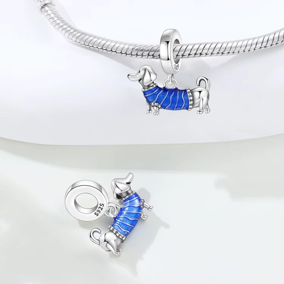 Dachshund charm detail view