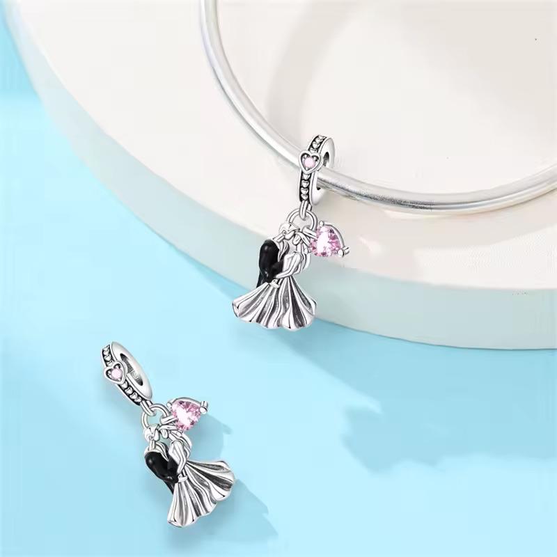Wedding Couple charm detail view