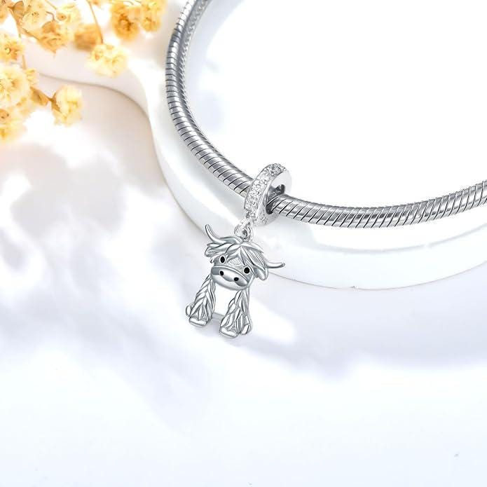 Highland Cow charm detail view