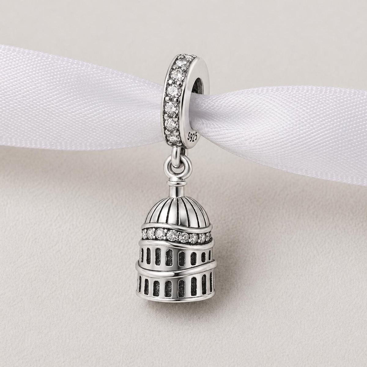 St Pauls Cathedral sterling silver charm alternate view