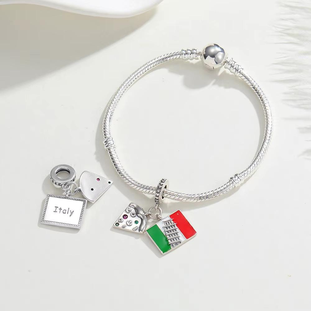 Italy Flag charm detail view