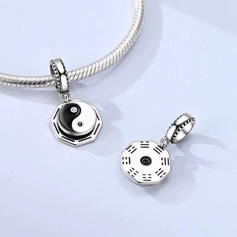 Yin Yang charm detail view