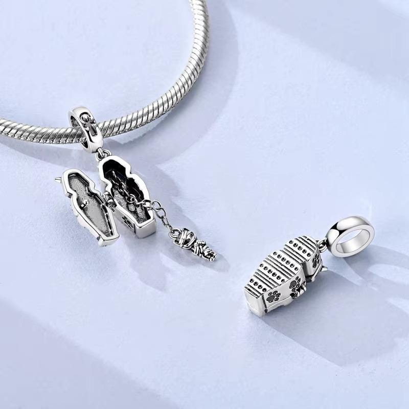 Egyptian Pharaoh charm detail view