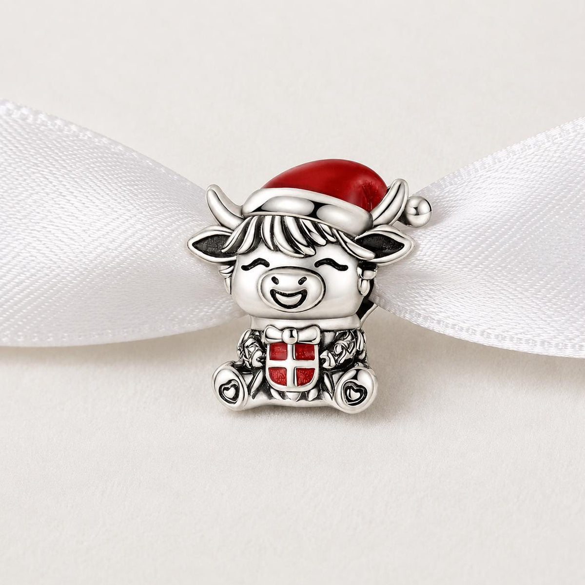 Highland Cow sterling silver charm alternate view