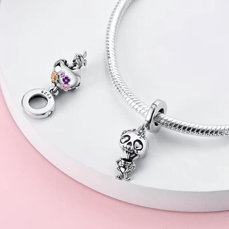 Sugar Skull charm detail view