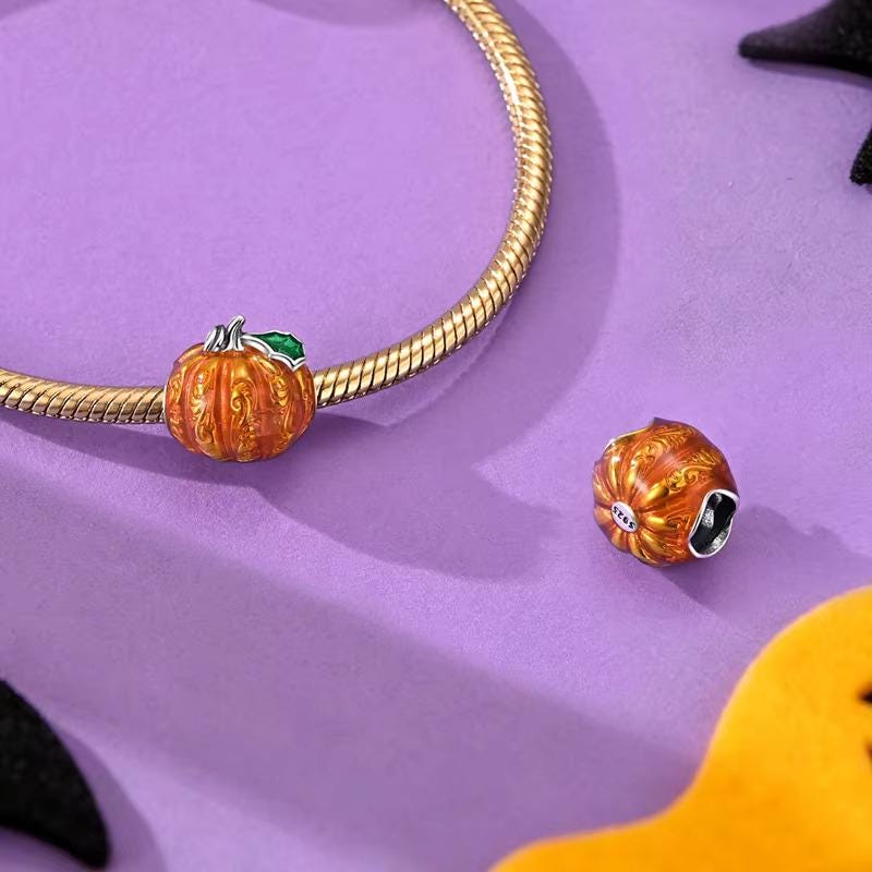 Pumpkin charm detail view