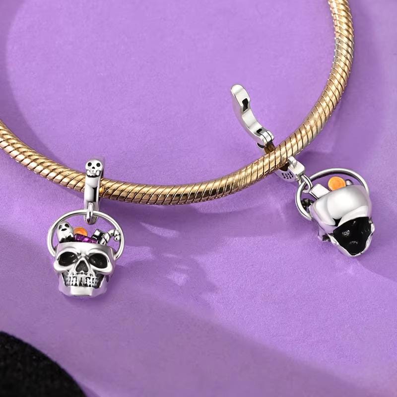 Halloween Skull charm detail view