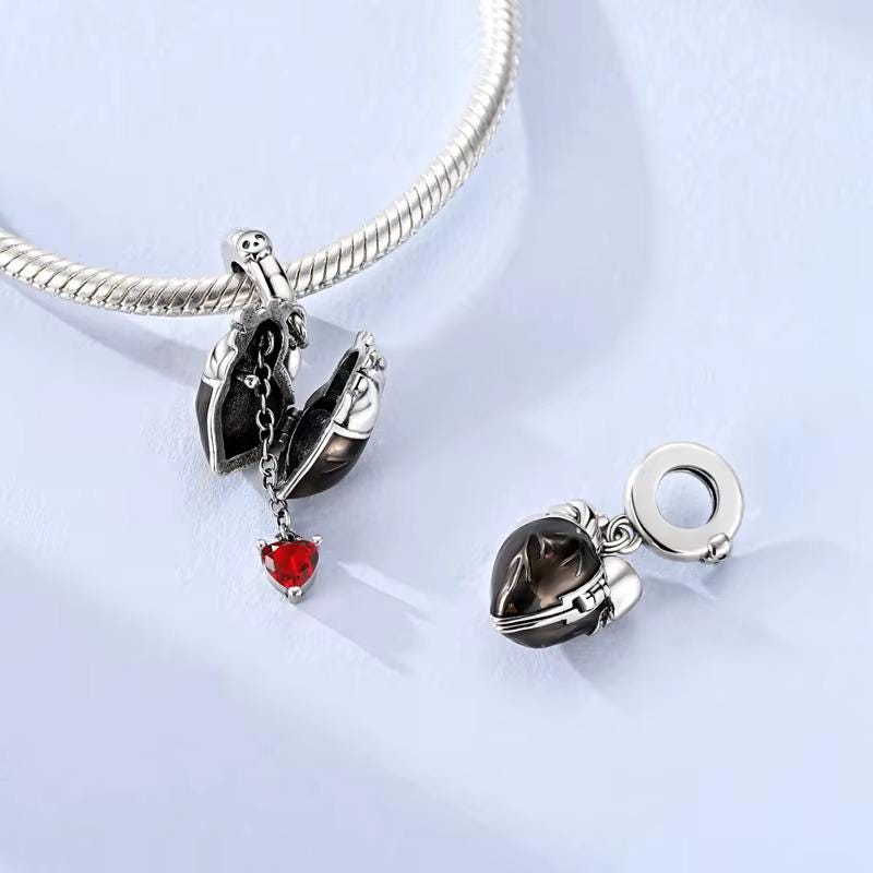 Anatomical Heart charm detail view